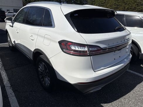 Used 2022 Lincoln Nautilus FWD w/ Premium Package image 17