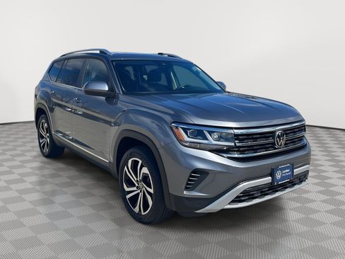 Used 2023 Volkswagen Atlas SEL AWD/4WD image 3