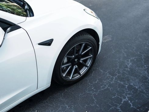 Used 2023 Tesla Model 3 Standard Range RWD image 11
