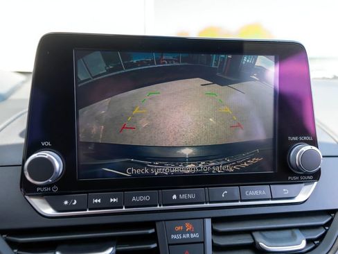 Used 2025 Nissan Altima 2.5 SV FWD image 28
