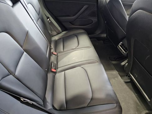 Used 2018 Tesla Model 3 RWD image 9