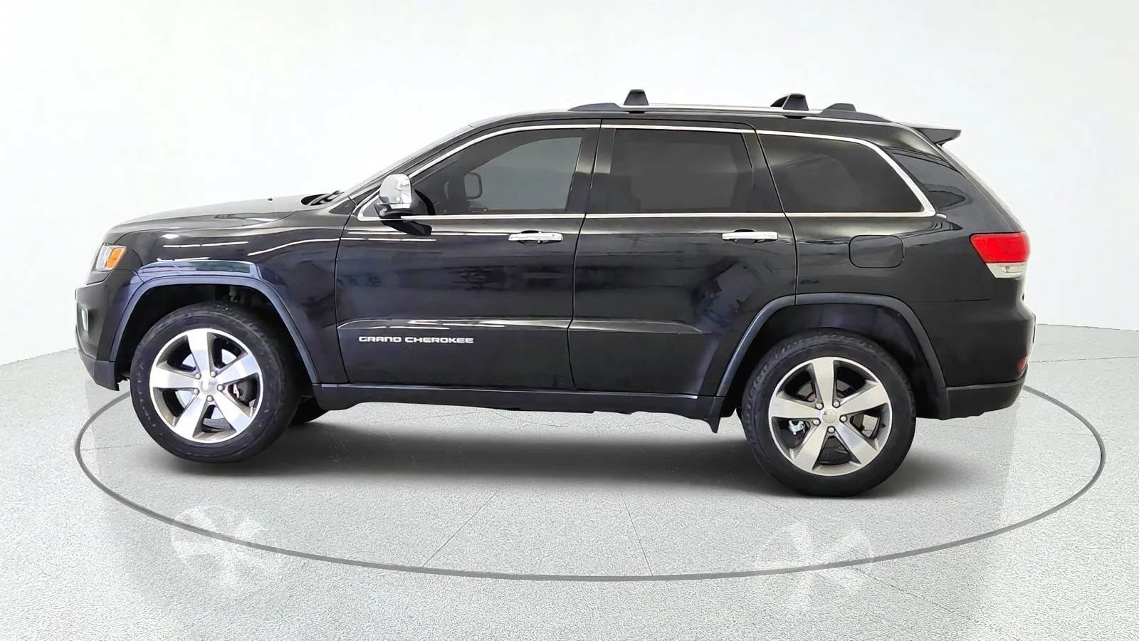 Used 2015 Jeep Grand Cherokee Limited w/ Trailer Tow Group IV AWD/4WD image 5