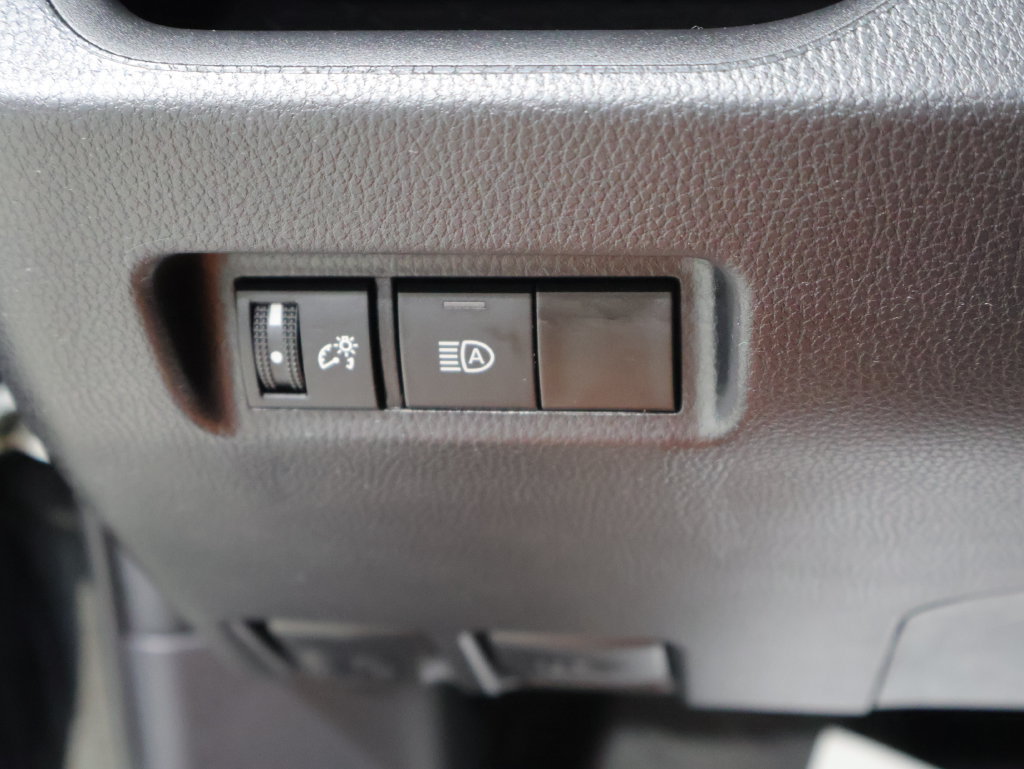 Used 2024 Toyota RAV4 LE AWD/4WD image 33