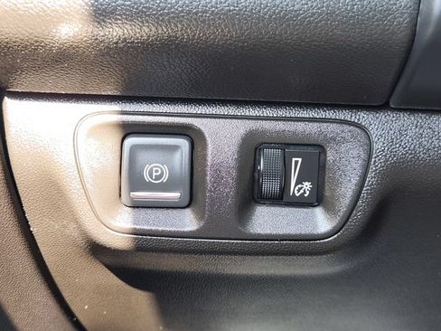 Used 2022 GMC Acadia SLT w/ Elevation Edition FWD image 19