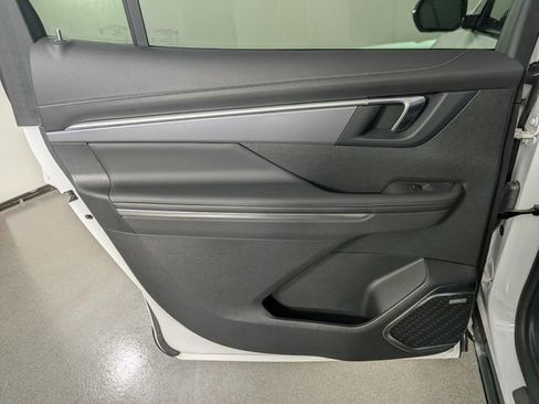 Used 2025 Buick Enclave Sport Touring w/ Power Package image 15