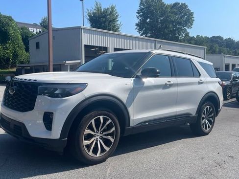 Used 2025 Ford Explorer ST-Line AWD/4WD image 1