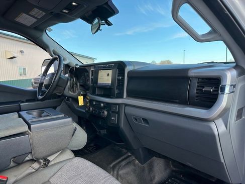 Used 2024 Ford F350 XLT image 30