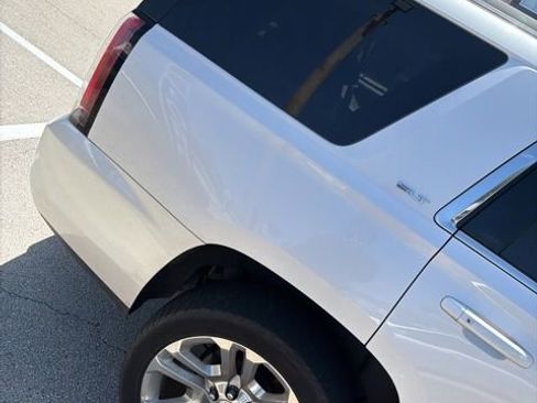 Used 2018 GMC Yukon SLT w/ Premium Edition image 11