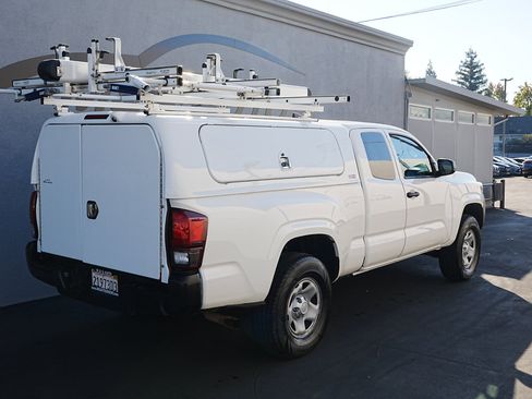 Used 2021 Toyota Tacoma SR image 4