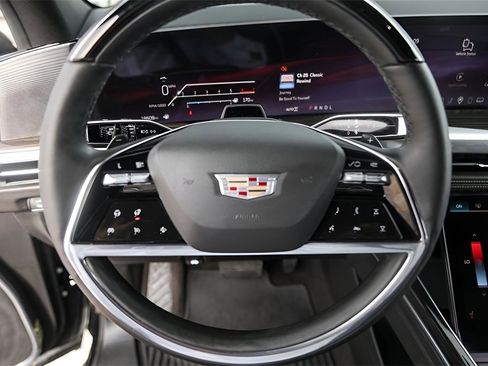 Certified 2025 Cadillac Escalade ESV Premium Luxury image 12