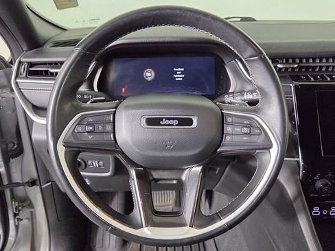 Used 2022 Jeep Grand Cherokee L Altitude image 17