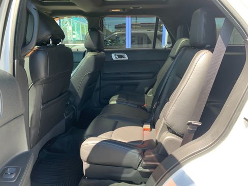 Used 2015 Ford Explorer XLT w/ Equipment Group 202A AWD/4WD image 24