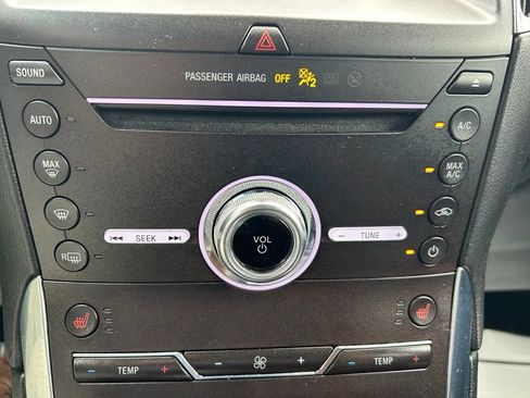 Used 2019 Ford Edge Titanium w/ Cold Weather Package AWD/4WD image 28