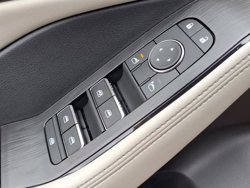 New 2025 Nissan Rogue SL w/ Tech Package image 17