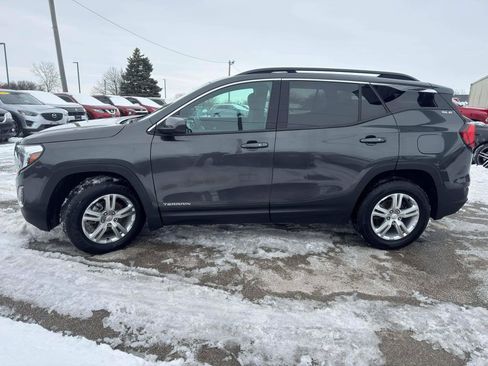 Used 2018 GMC Terrain SLE w/ Driver Convenience Package image 4