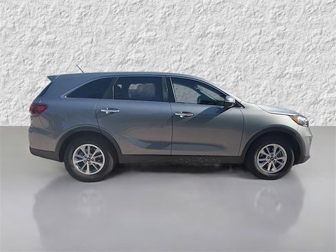 Used 2020 Kia Sorento L image 2