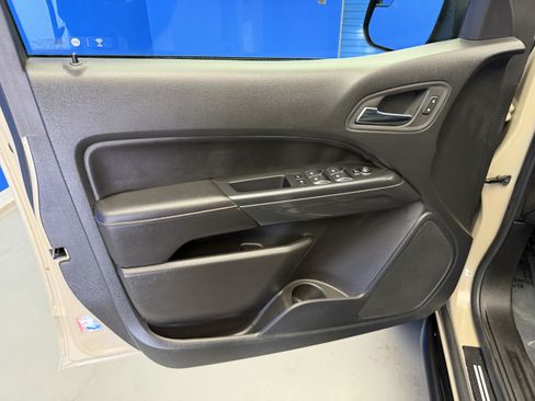Used 2022 GMC Canyon AT4 AWD/4WD image 9