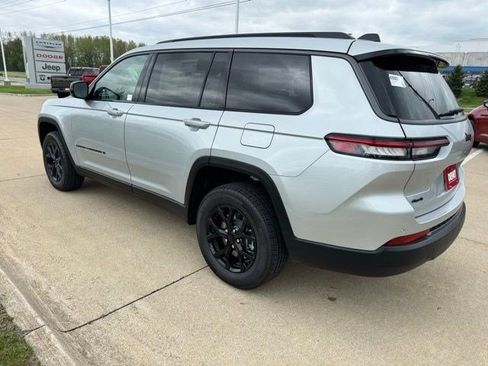 New 2026 Jeep Grand Cherokee L 4WD image 5