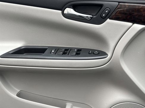 Used 2013 Chevrolet Impala LT image 19