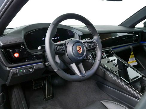 New 2026 Porsche Panamera 4 image 4