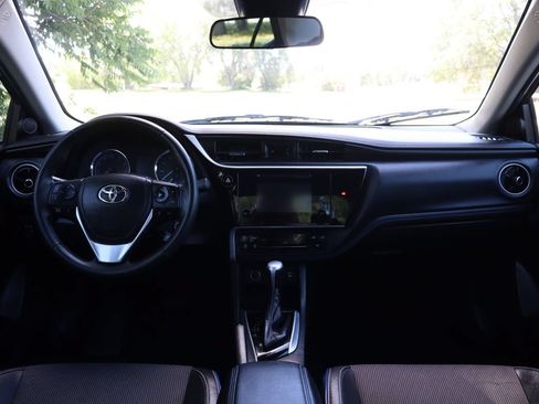 Used 2018 Toyota Corolla SE w/ Carpet Mat Package (TMS) FWD image 16