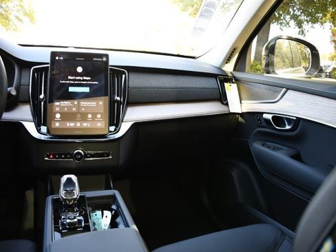 New 2026 Volvo XC90 B6 Plus w/ Protection Package Premier image 19