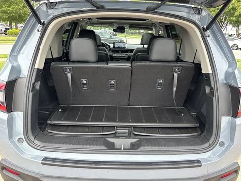Used 2023 Honda Pilot Touring image 9