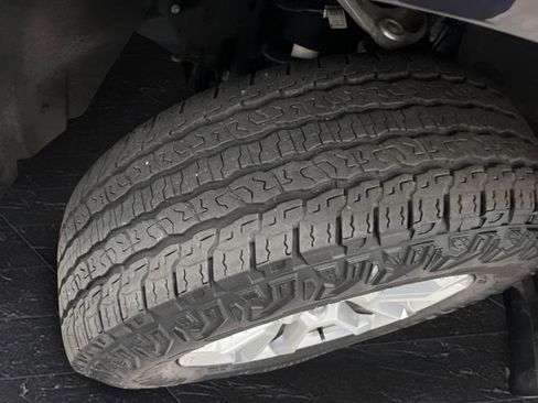 Used 2023 Chevrolet Silverado 1500 RST w/ Z71 Off-Road Package image 38