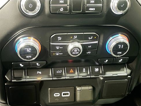Used 2022 GMC Sierra 1500 SLE w/ Driver Alert Package I image 16