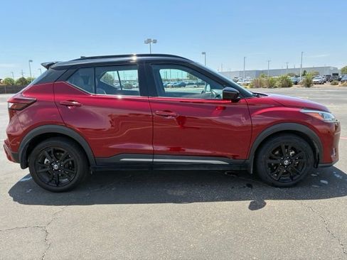 Certified 2021 Nissan Kicks SR w/ SR Premium Package FWD image 7