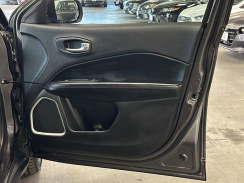 Used 2019 Jeep Compass Altitude image 11