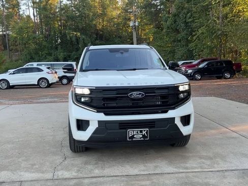 New 2025 Ford Expedition Active image 9