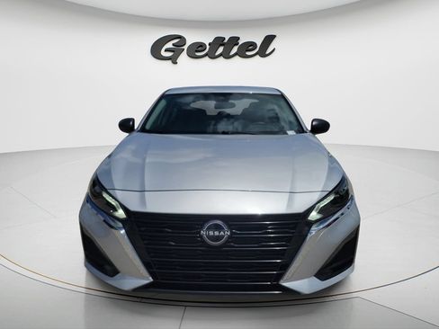 Used 2024 Nissan Altima 2.5 SV FWD image 2