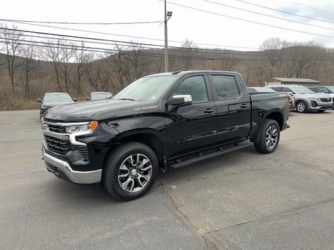 Used 2024 Chevrolet Silverado 1500 LT image 3