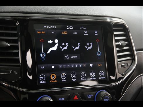 Used 2021 Jeep Grand Cherokee Limited AWD/4WD image 10