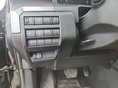 Used 2024 Toyota Tacoma SR5 AWD/4WD image 15