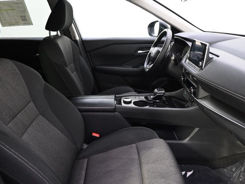 Used 2025 Nissan Rogue SV AWD/4WD image 16
