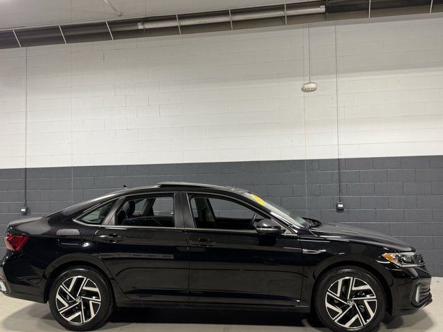 Used 2024 Volkswagen Jetta SEL FWD image 17