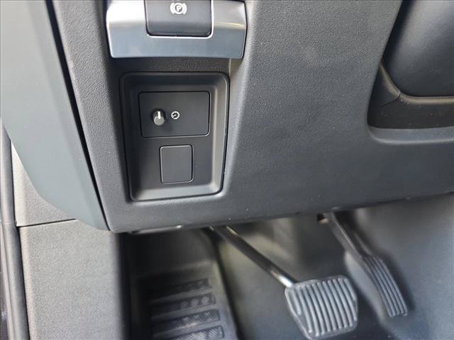 New 2026 Land Rover Defender 110 X-Dynamic SE AWD/4WD image 25