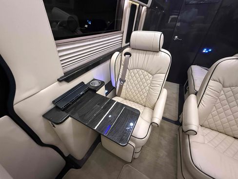 Used 2017 Mercedes-Benz Sprinter 3500 image 83