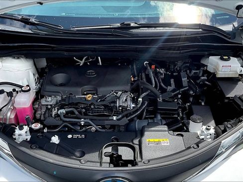 Used 2021 Toyota Sienna LE FWD image 31