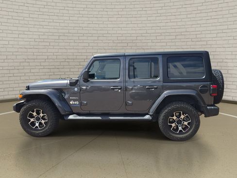 Used 2021 Jeep Wrangler Unlimited Sahara w/ Cold Weather Group AWD/4WD image 8