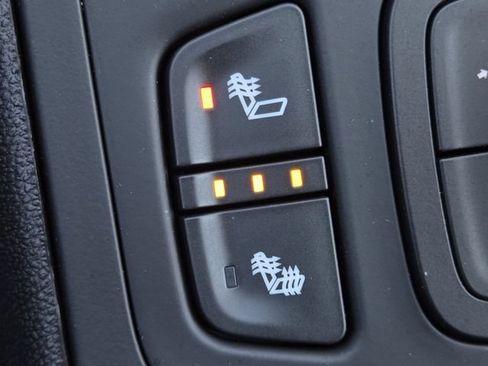 Used 2024 GMC Terrain SLE w/ Driver Convenience Package FWD image 7