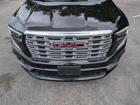 Used 2024 GMC Acadia Denali FWD image 12