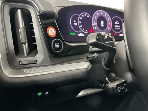 Certified 2025 Porsche Cayenne Coupe image 33