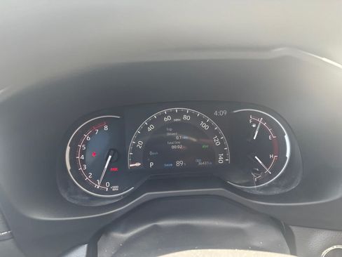 Used 2025 Toyota RAV4 XLE AWD/4WD image 12