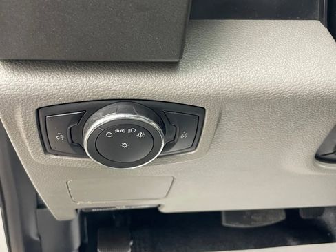 Used 2017 Ford F550 2WD Regular Cab Super Duty image 19
