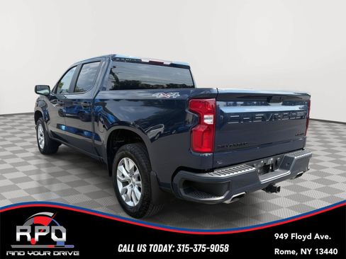 Used 2020 Chevrolet Silverado 1500 Custom w/ Custom Value Package AWD/4WD image 3