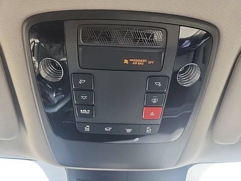 New 2026 Kia Carnival EX FWD image 44