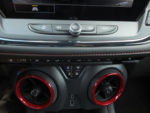 Used 2025 Chevrolet Blazer RS FWD image 26